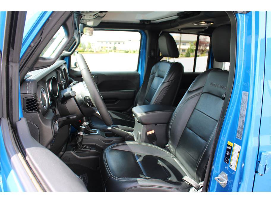 Used 2023 Jeep Wrangler Unlimited Sahara w/ Cold Weather Group AWD/4WD image 8