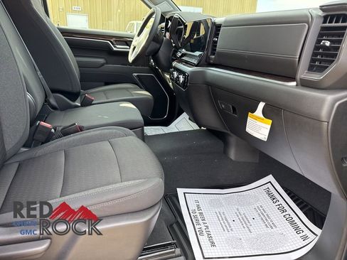 New 2026 GMC Sierra 1500 SLE w/ Preferred Package image 18