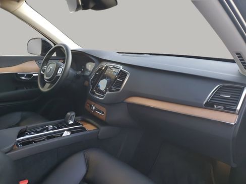 Used 2023 Volvo XC90 B6 Plus image 14