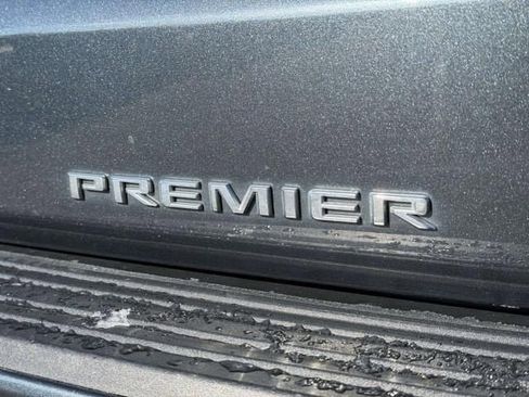 Used 2021 Chevrolet Suburban Premier w/ Premium Package image 7