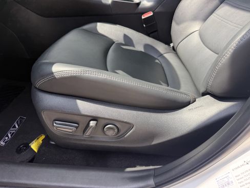Used 2025 Toyota RAV4 XLE Premium FWD image 29