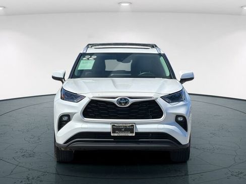 Used 2022 Toyota Highlander XLE AWD/4WD image 10