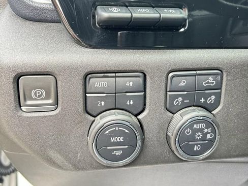Used 2023 Chevrolet Silverado 1500 High Country image 19