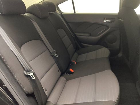 Used 2017 Kia Forte S image 19