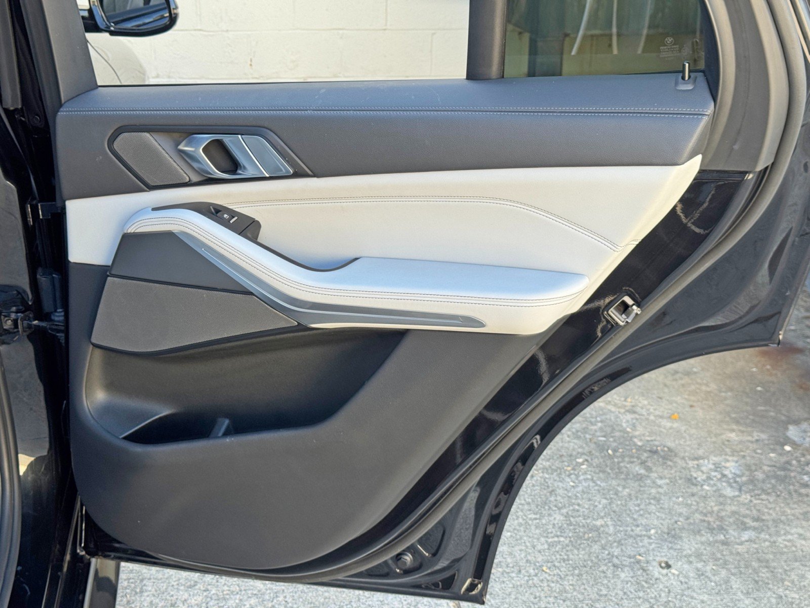 Used 2023 BMW X5 sDrive40i w/ M Sport Package RWD image 52