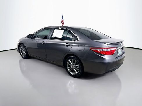 Used 2016 Toyota Camry SE image 5
