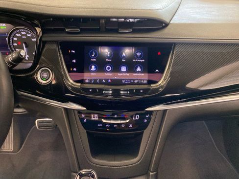 Used 2023 Cadillac XT6 Sport w/ LPO, ONYX Package AWD/4WD image 24