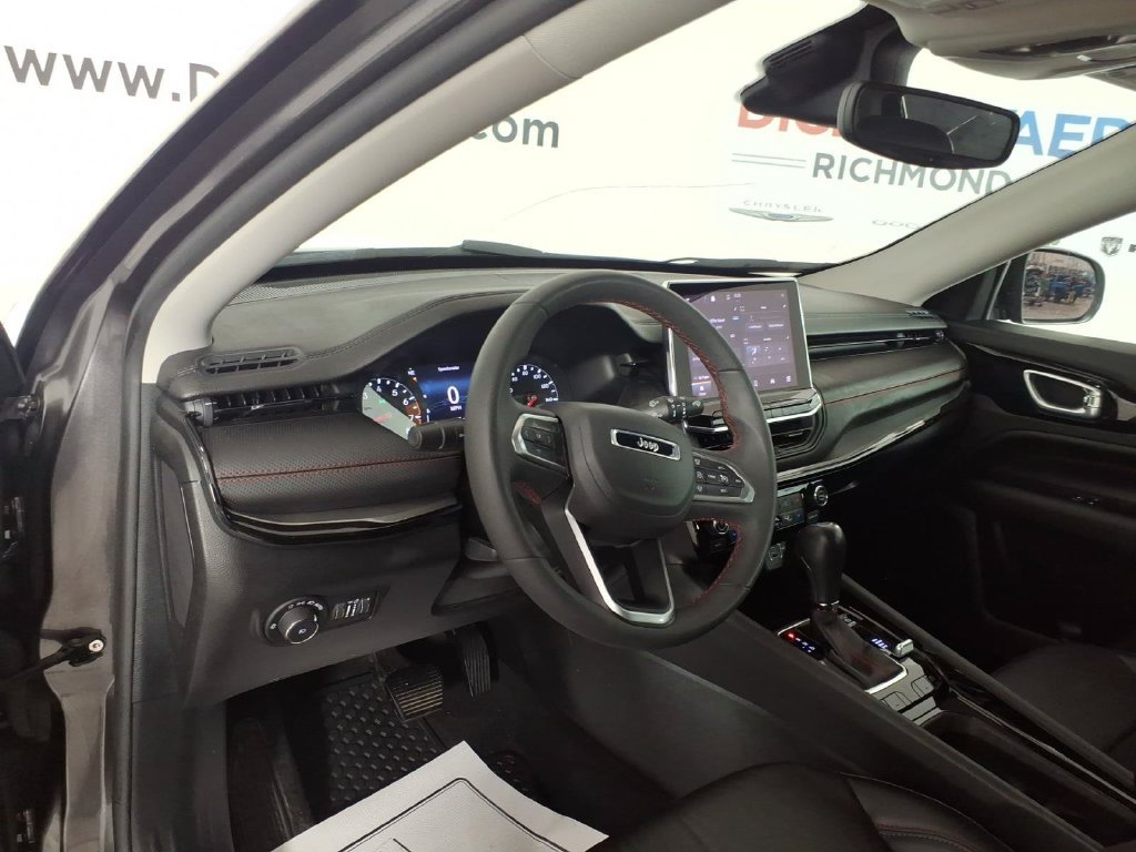 Used 2022 Jeep Compass Trailhawk AWD/4WD image 13