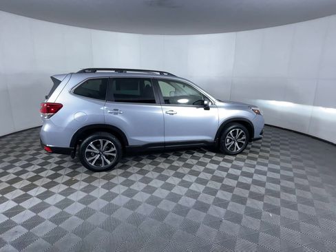 Used 2022 Subaru Forester Limited image 9