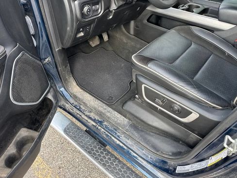 Used 2023 RAM 1500 Laramie AWD/4WD image 14