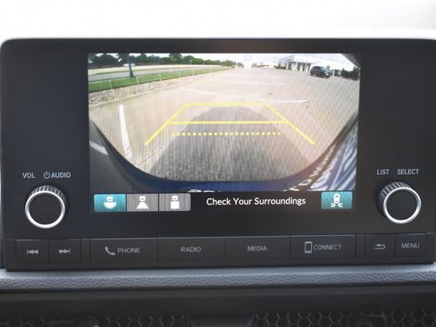 Used 2024 Honda CR-V EX image 5