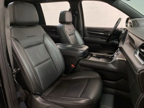 Used 2023 GMC Yukon XL Denali image 84