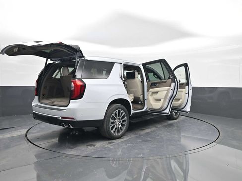 New 2026 GMC Yukon Denali w/ Denali Reserve Package image 7