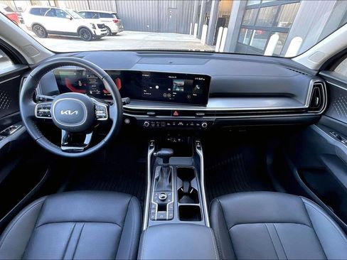 Used 2025 Kia Sorento S AWD/4WD image 15