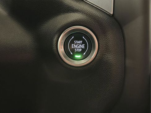 Certified 2022 GMC Sierra 2500 SLT w/ SLT Convenience Package image 19