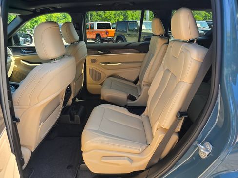 New 2026 Jeep Grand Cherokee L Limited w/ Trailer Tow Package AWD/4WD image 10