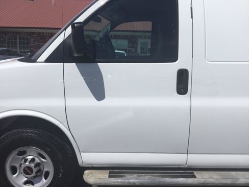 Used 2014 GMC Savana 2500 RWD image 19
