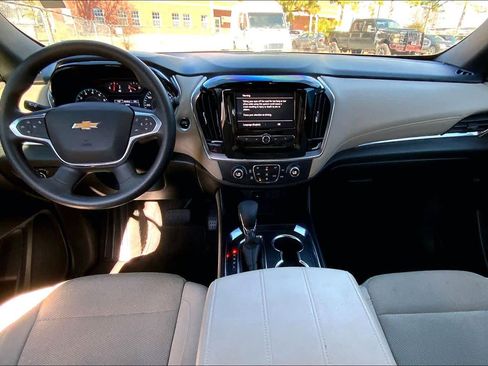Used 2022 Chevrolet Traverse LS image 14