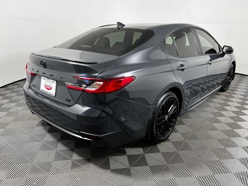 Used 2025 Toyota Camry SE w/ Convenience Package FWD image 5