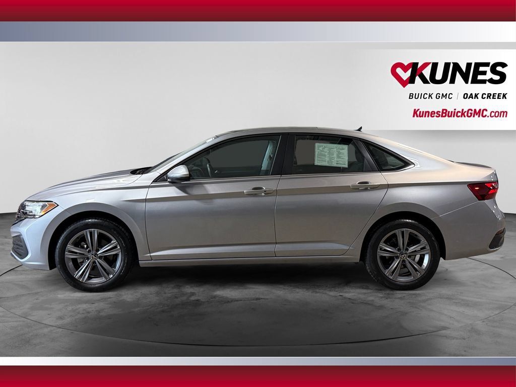 Used 2024 Volkswagen Jetta SE FWD image 6