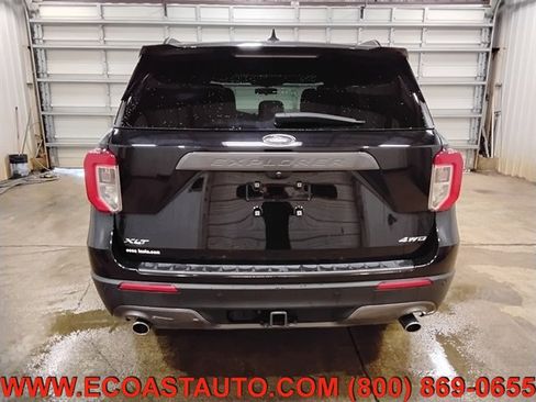 Used 2021 Ford Explorer XLT w/ Equipment Group 202A image 8