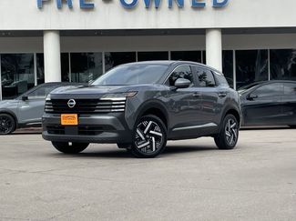 Used 2025 Nissan Kicks SV video 1