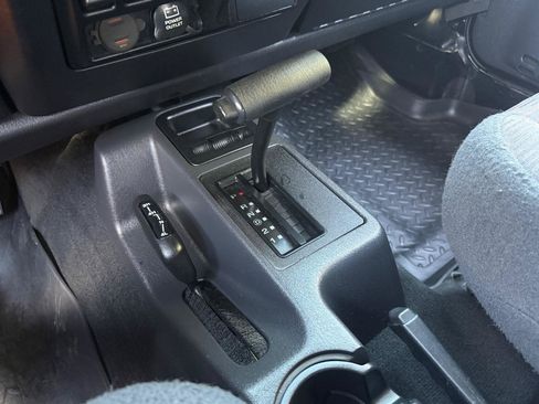Used 2004 Jeep Wrangler 4WD image 22