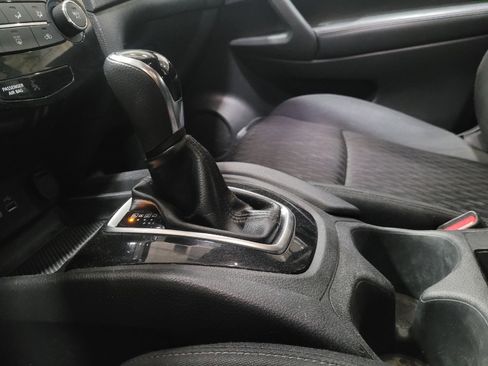 Used 2018 Nissan Rogue S AWD/4WD image 26