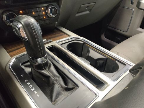 Used 2015 Ford F150 Lariat w/ Equipment Group 502A Luxury AWD/4WD image 26