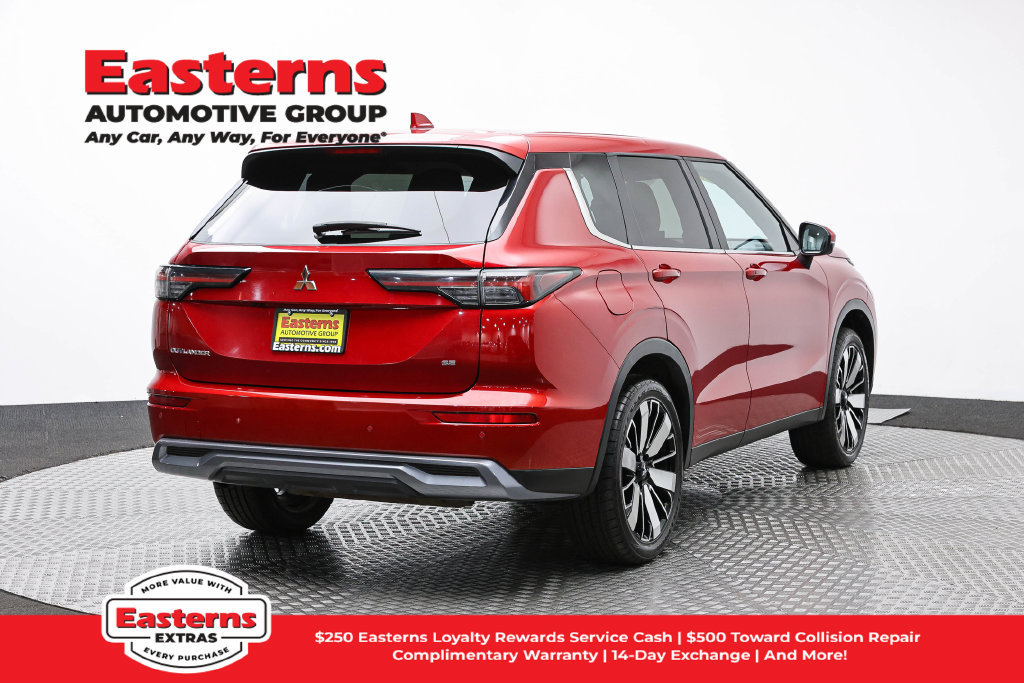 Used 2025 Mitsubishi Outlander SE AWD/4WD image 6