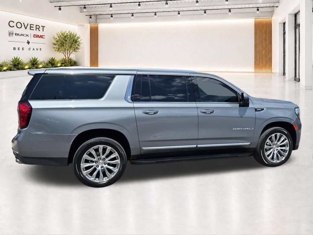 Used 2022 GMC Yukon XL Denali RWD image 14