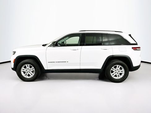 Used 2023 Jeep Grand Cherokee Laredo w/ Luxury Tech Group I image 4