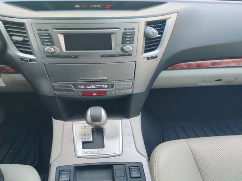 Used 2012 Subaru Outback 2.5i Limited image 10