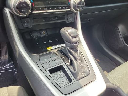 Used 2023 Toyota RAV4 XLE w/ Convenience Package FWD image 20