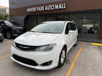 Used 2018 Chrysler Pacifica Touring-L Plus