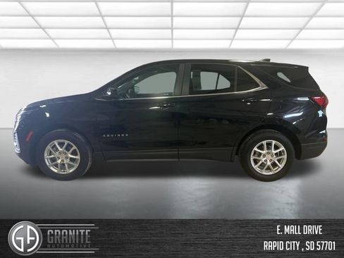 Used 2024 Chevrolet Equinox LT AWD/4WD image 3