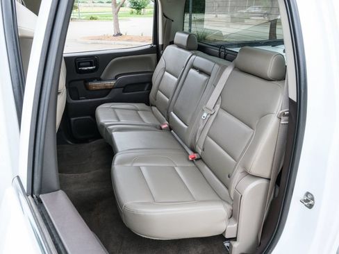 Used 2015 GMC Sierra 2500 SLT w/ Duramax Plus Package AWD/4WD image 38