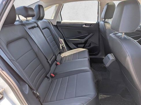 Used 2024 Volkswagen Jetta SE FWD image 19