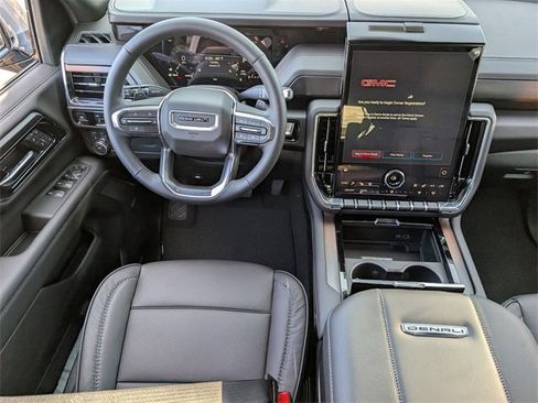 New 2026 GMC Yukon Denali w/ Sun & Power Step Package image 9