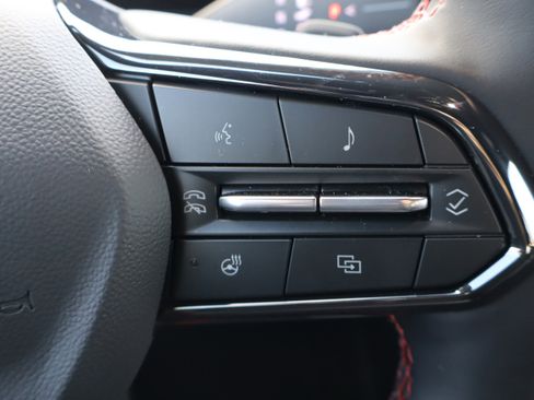 Used 2026 Chevrolet Traverse RS image 22