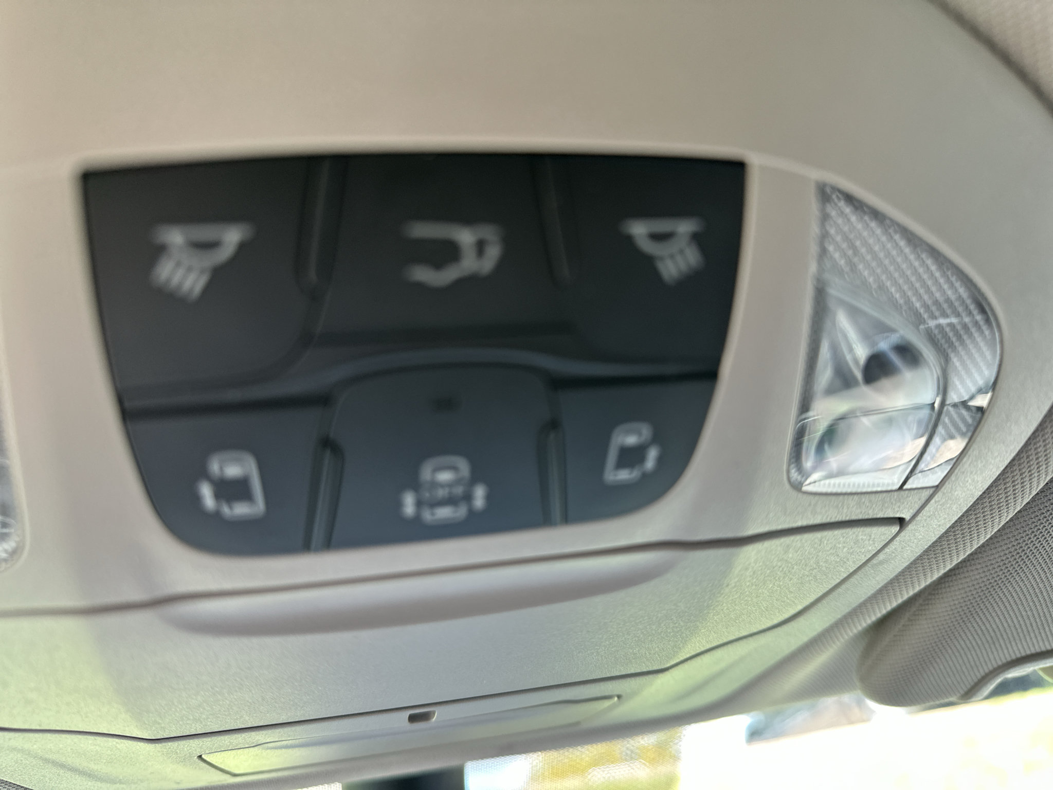 Used 2024 Chrysler Pacifica Touring-L FWD image 19
