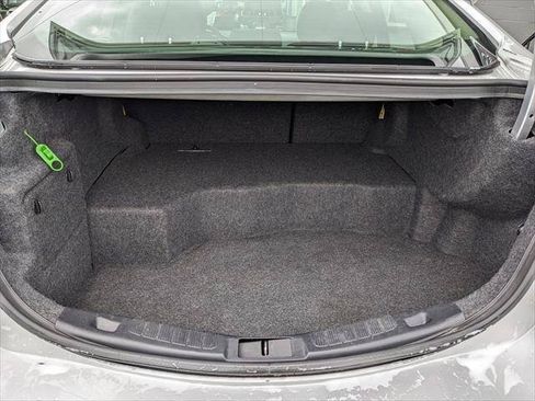 Used 2019 Ford Fusion SE FWD image 14