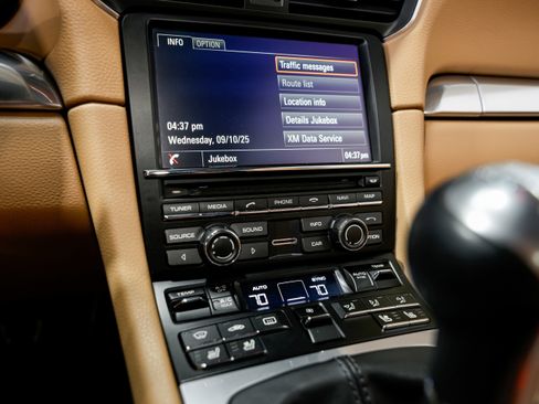 Used 2015 Porsche 911 Targa 4S image 12