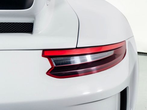 Used 2018 Porsche 911 GT3 w/ Sport Chrono Package image 13