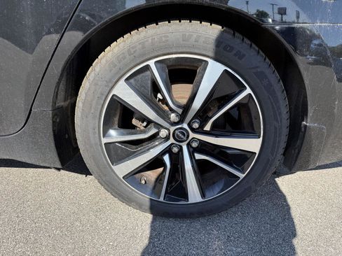 Used 2023 Nissan Maxima SL FWD image 14