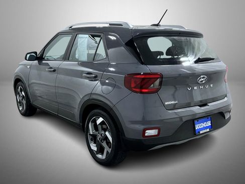 Used 2023 Hyundai Venue SEL image 4