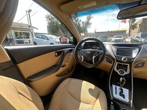 Used 2012 Hyundai Elantra Limited w/ Technology Pkg 5 FWD image 15