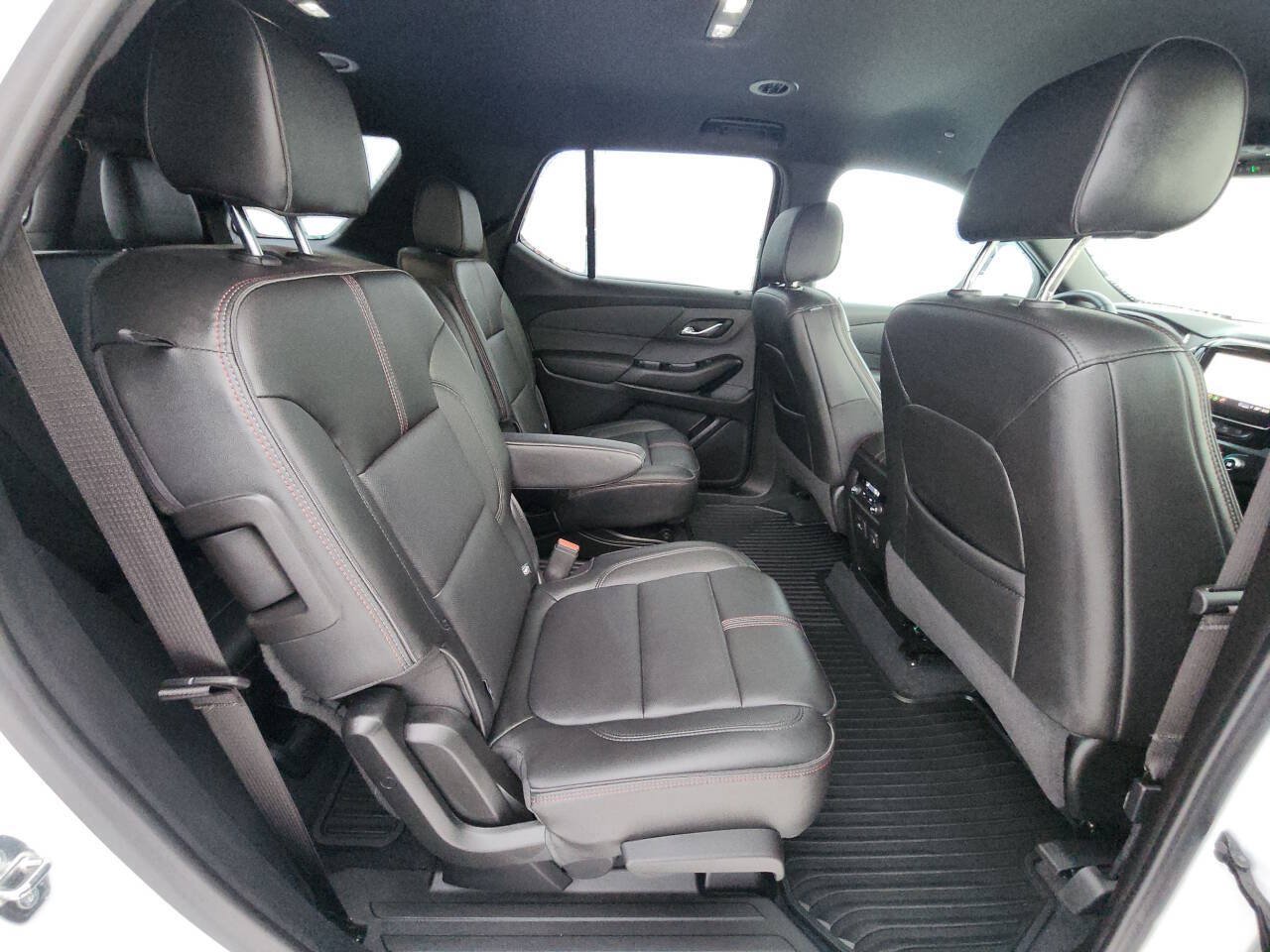 Used 2023 Chevrolet Traverse RS FWD image 44