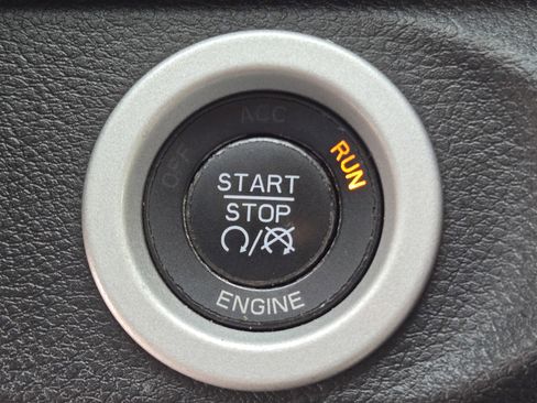 Used 2014 RAM 1500 Laramie w/ Convenience Group image 20