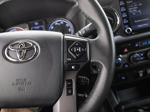 Used 2020 Toyota Tacoma TRD Sport AWD/4WD image 26